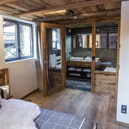 샬레 Chalet Black Wood 샤모니