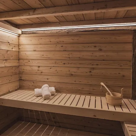 Chalet Black Wood *