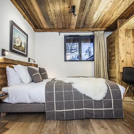Chalet Black Wood 샬레 *