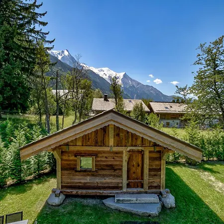 Chalet Black Wood 샬레 *